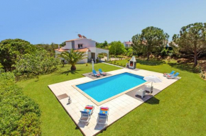 Villa Figueiras by Villa Plus